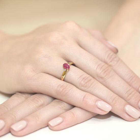 Pierścionek Rubin 0,60ct żółte złoto